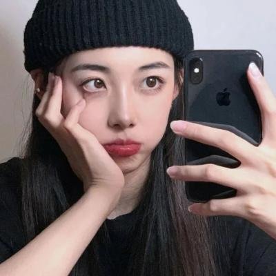夜晚的水母不会游泳